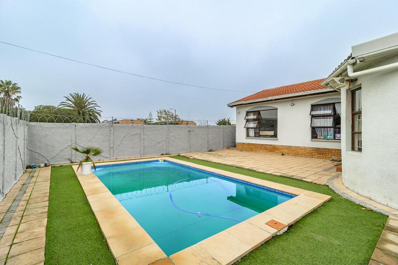4 Bedroom Property for Sale in Windsor Park Western Cape